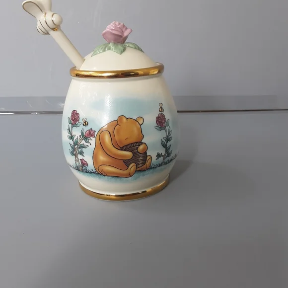 This Lenox Disney Classic Winnie the Pooh Honey Pot - Picture 9 of 16